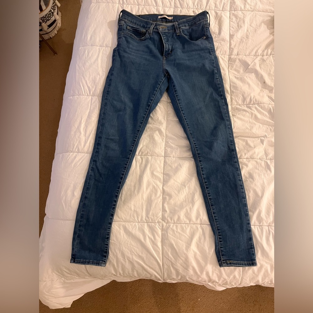 Levi 310 Shaping Super Skinny Jeans